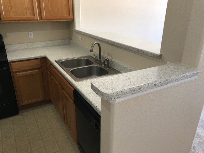 Photo - Beautiful 2BD/2BA Luxury Town Home! AVAIL 8/14 Unit 116
