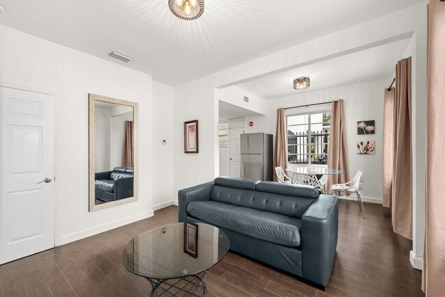 Photo - 1032 Michigan Ave Unit SI ID1540464P