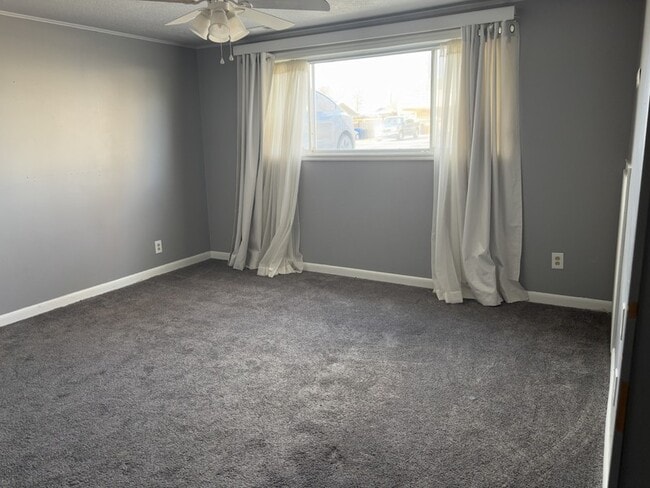 Photo - 456 W 550 N