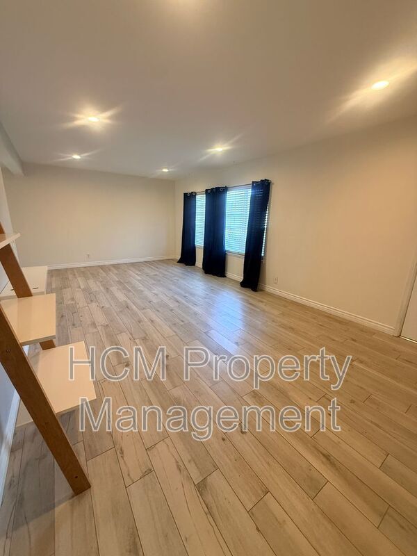16065 Mt Pico Ct