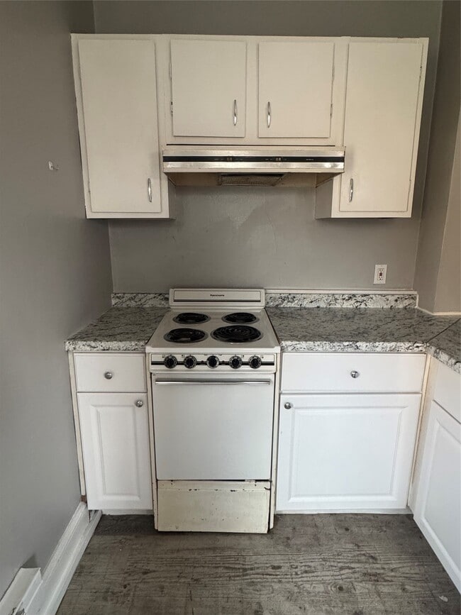 Photo - 46 Lake Ave Unit 1