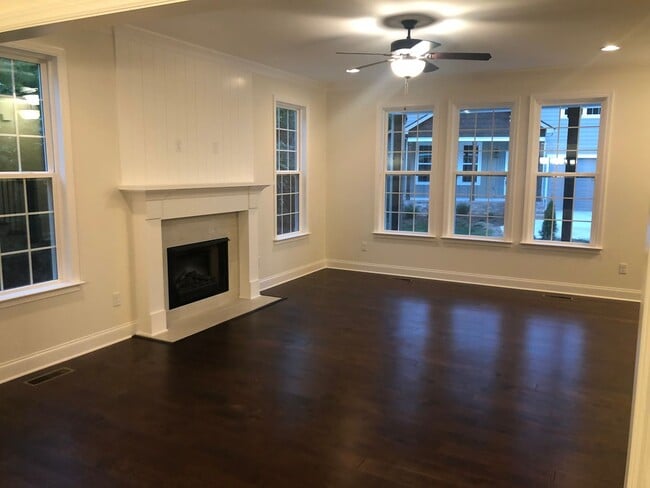 Photo - 3 Bedrooms + 2.5 Bath Renatal in East Brainerd