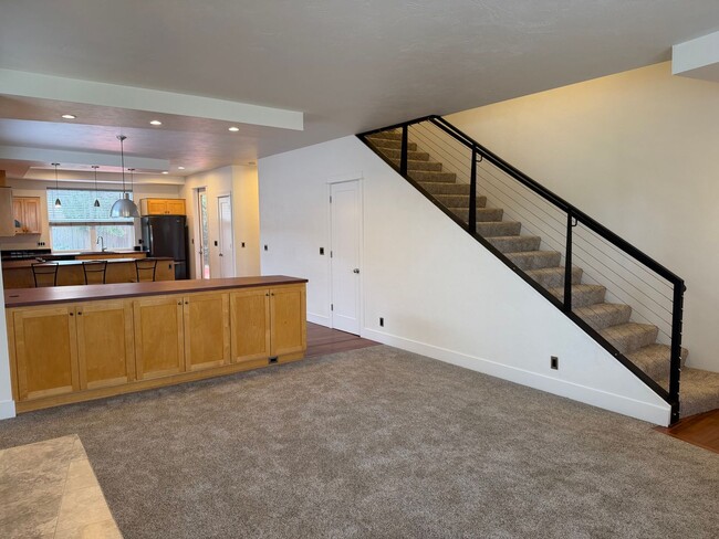 Photo - Beautiful 3 bedroom 2.5 bathroom house in a great neighborhood!