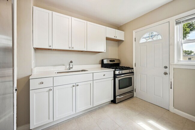 Photo - 5053 11th St NE