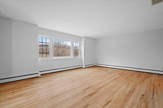 Photo - Croton On Hudon 4-Bedroom 2.5-Bathroom Home