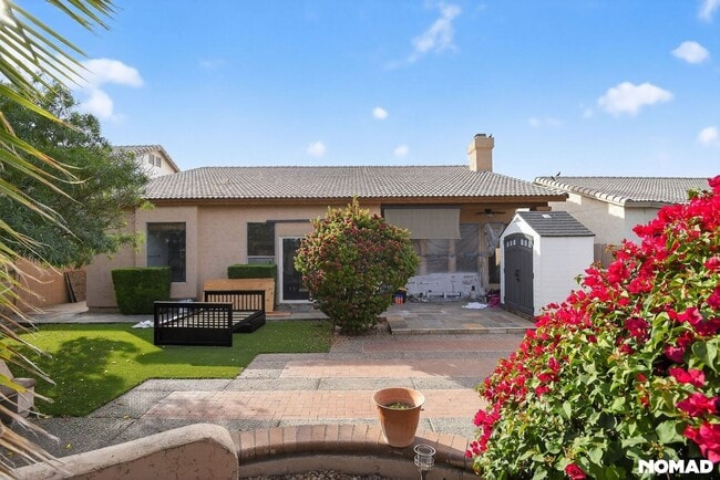 Photo - 971 N Santa Anna Pl