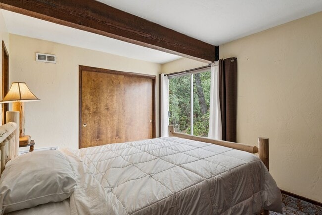 Photo - 1301 Calgary Dr