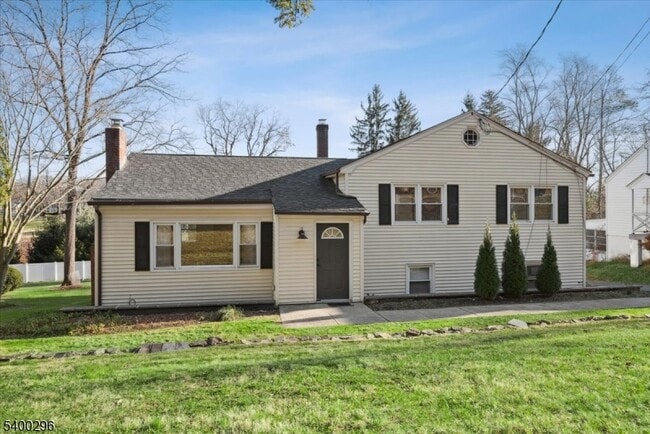 Photo - 272 Mt Kemble Ave