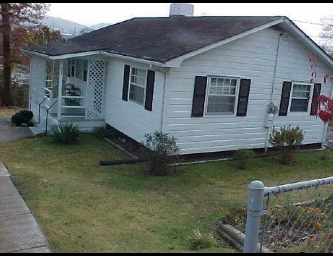 Photo - 208 E Tennessee Ave