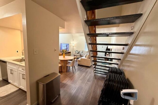 523 Park Place Dr Unit 523 Park Place Dr