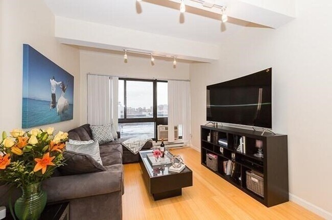 Photo - 12 Stoneholm St Unidad 603