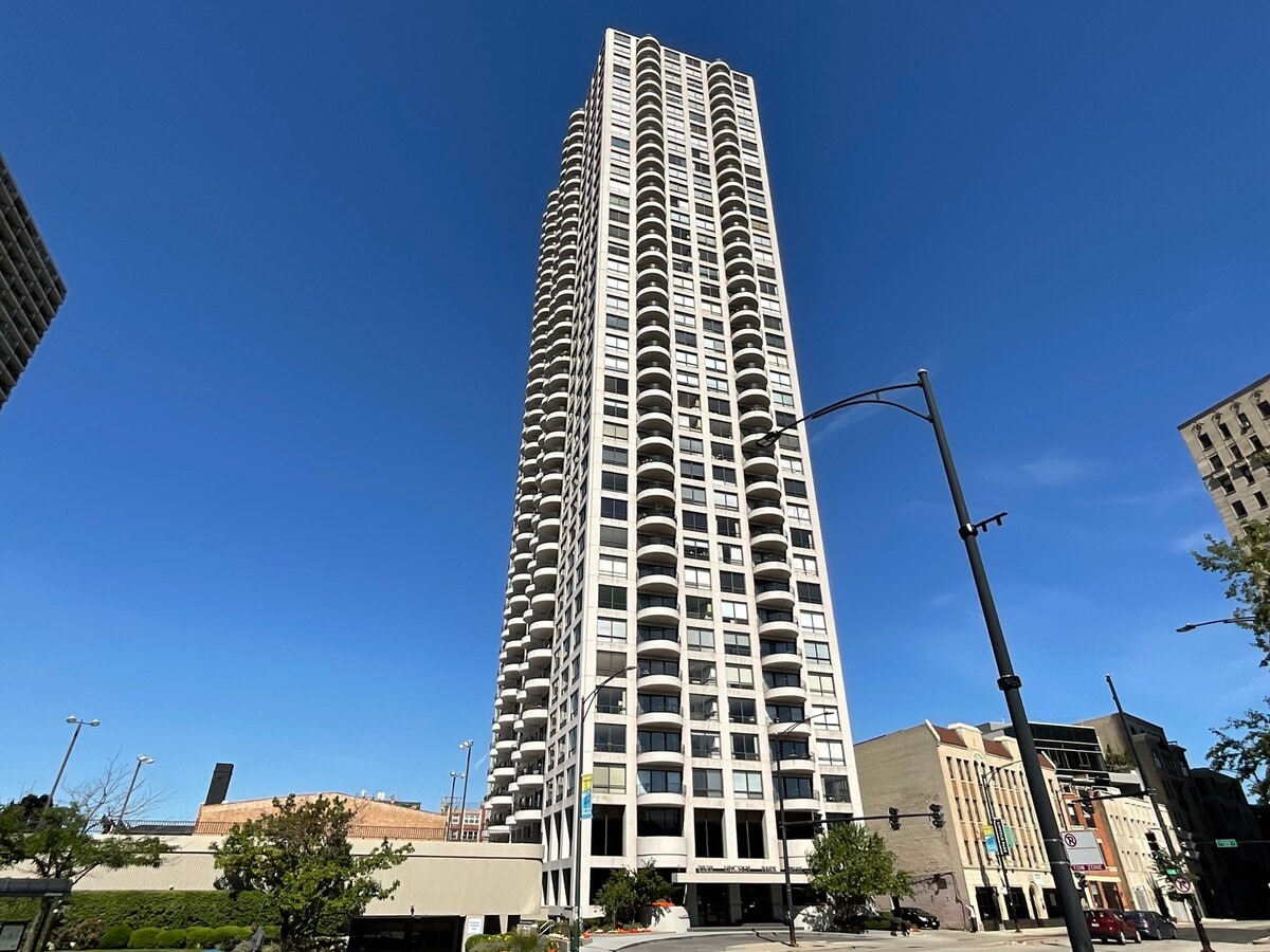 Photo - 2020 N Lincoln Park W Apartment Unit 6A
