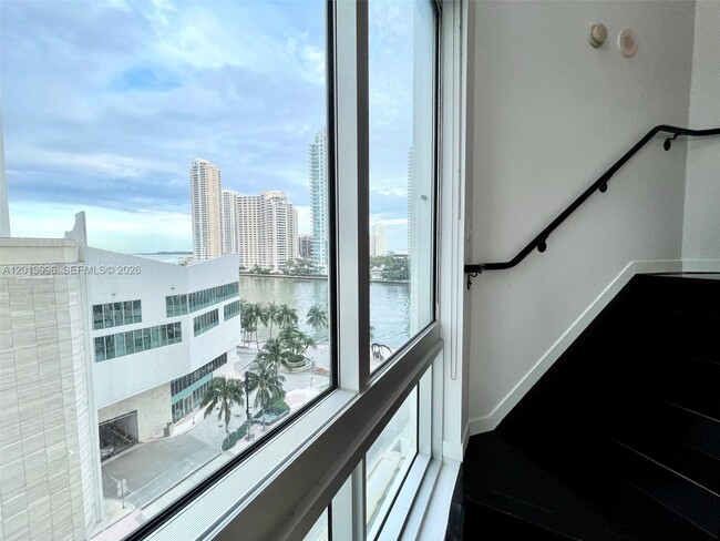 Photo - 300 S Biscayne Blvd Unit L-830