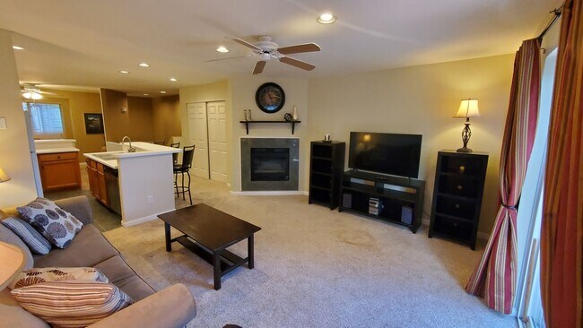 Photo - 30 Spyglass Ln