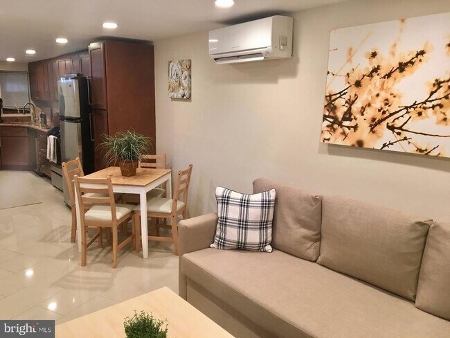 Photo - 1242 Pennsylvania Ave. SE