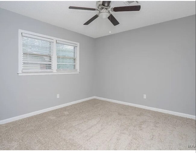 Photo - 725 Queensbury Dr