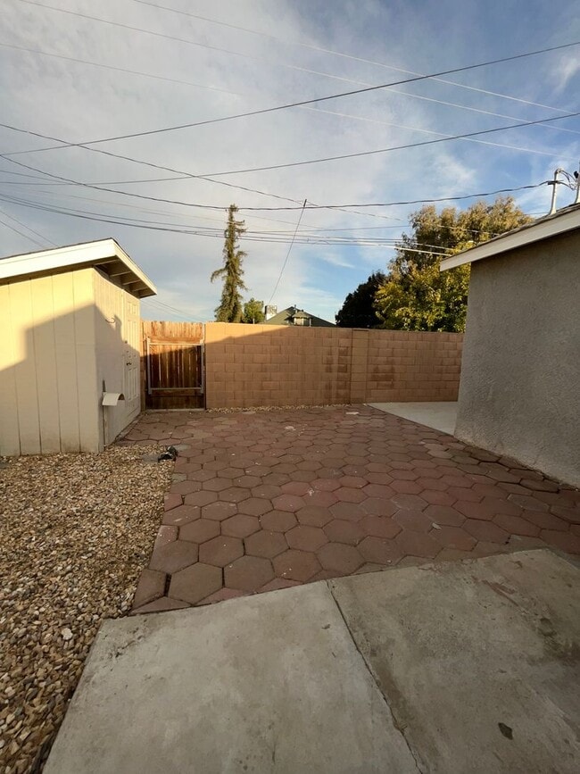 Photo - 3744 Unidad A