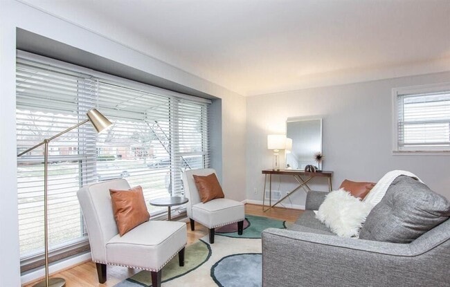 Photo - 14030 Elgin St