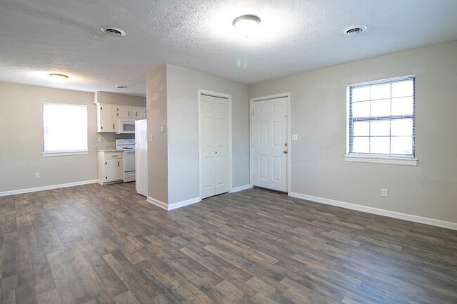 Photo - 9-409 Thompsonville Ln
