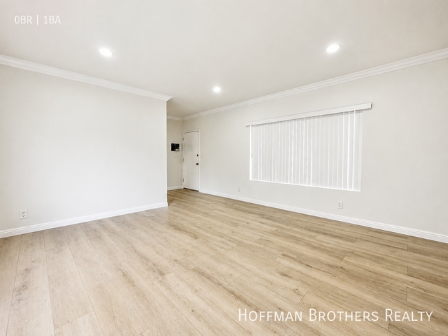 20445 Saticoy St Unit 6