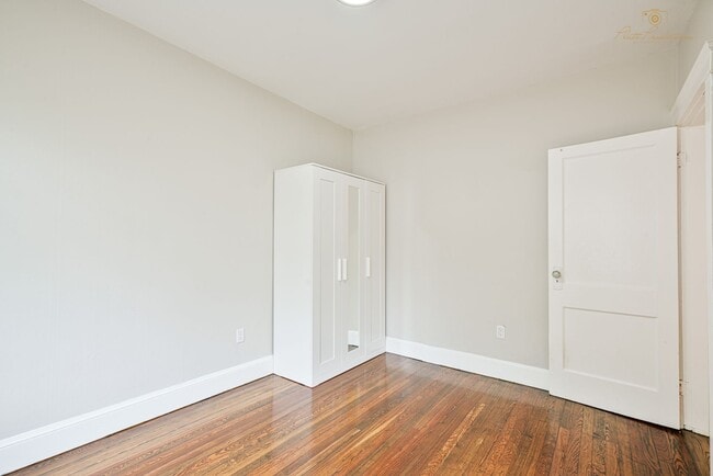 Photo - Completely renovated studio with all utils included AVAILABLE 6/1/2026 Unidad #3