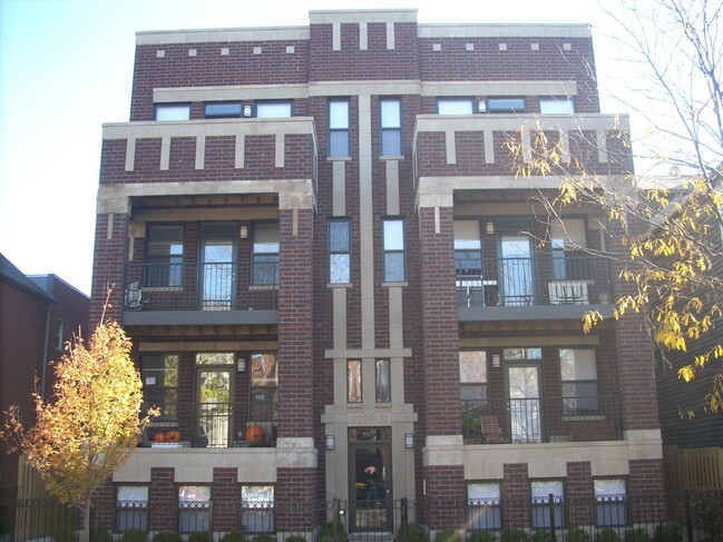 Photo - 3229 N Kenmore Ave Condo Unit 3231-1