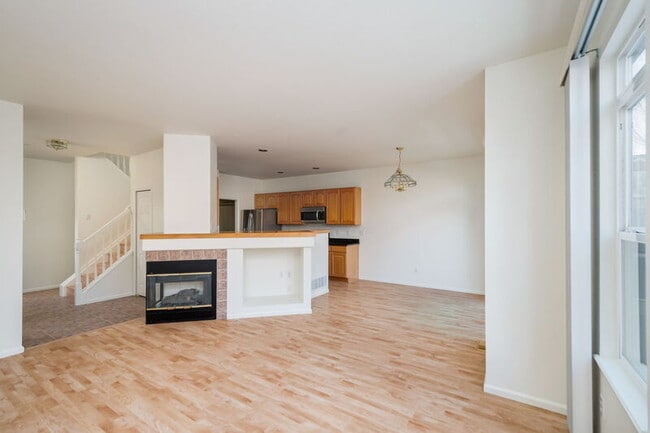 Building Photo - 299 W Jamison Cir Unit 2 Rental
