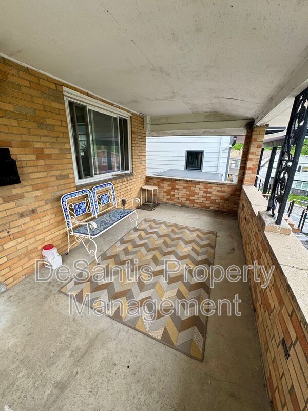 Photo - 1602 Kiralfy Ave