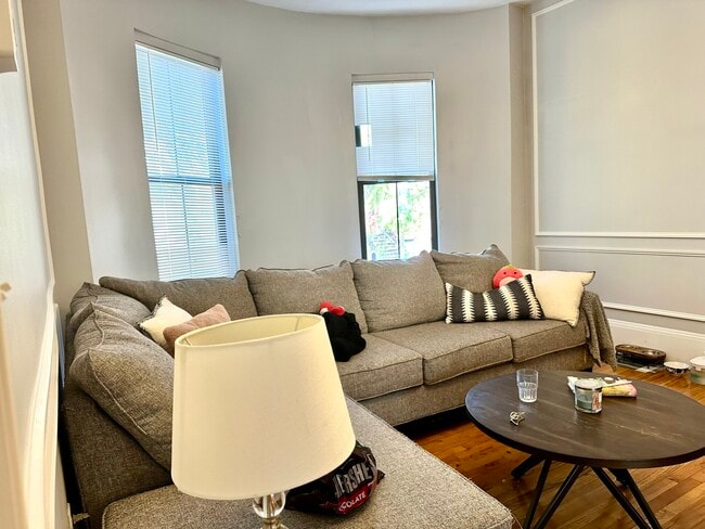 Building Photo - 93 E Brookline St Rental