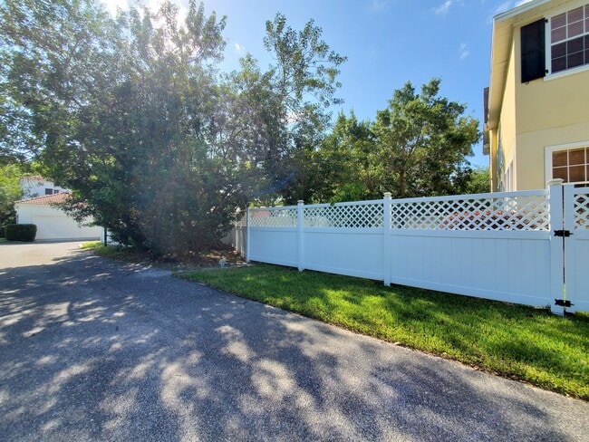 4062 Markham Pl