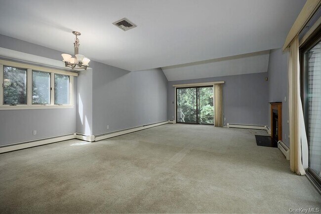Photo - 23 Evon Ct