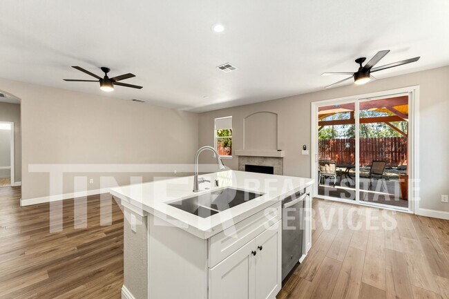 516 Costa Ln