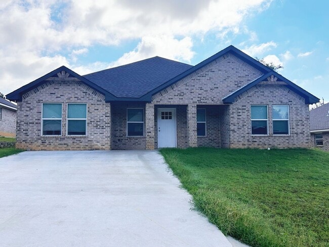 Building Photo - Charming 4bd 2ba in Silo School District Rental