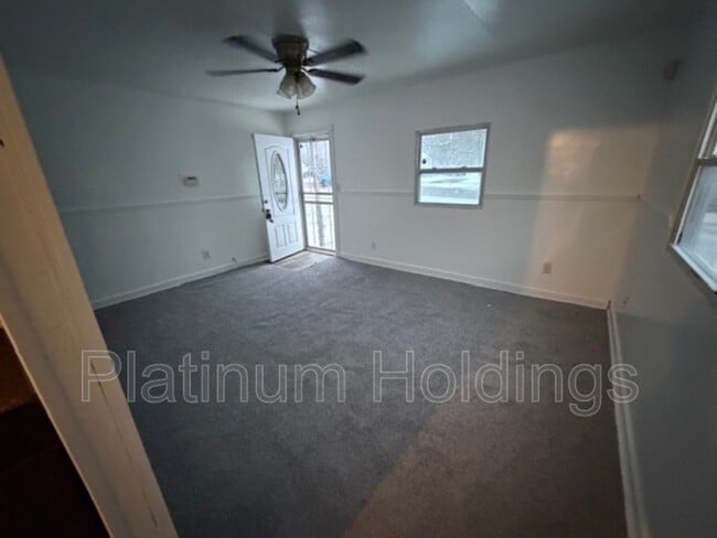 Building Photo - 4264 E 164th St