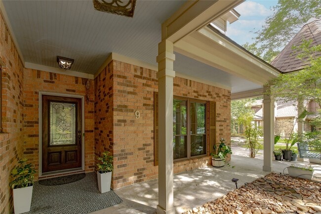 Photo - 9 Mallard Glen Pl