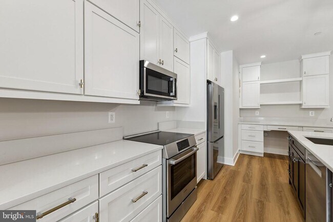 Photo - 6101 Berkshire Dr