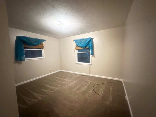 Photo - 16484 Taft Rd