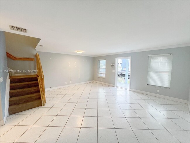 Photo - 5565 SW 43rd St