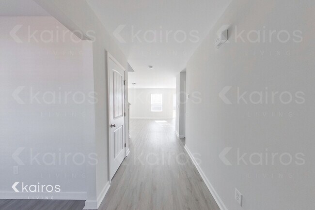 Photo - 18 Duluth Dr