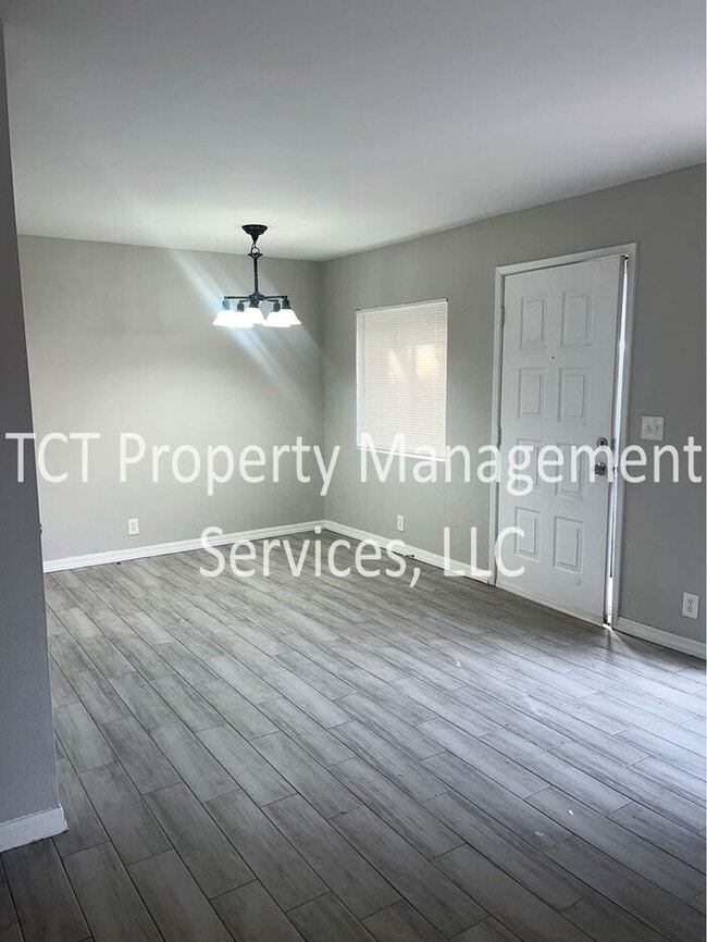 Updated Townhome in the heart of Chandler