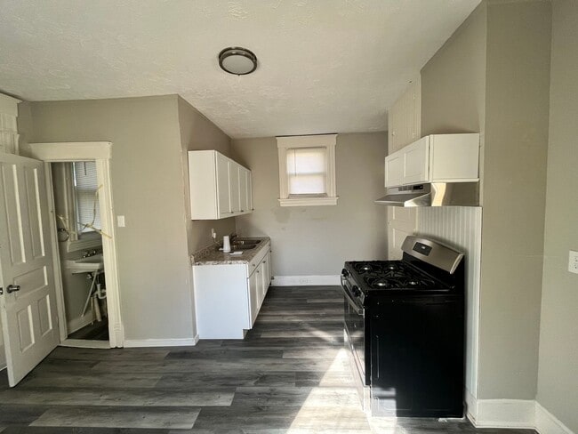 Photo - 2507 Knorr Ave