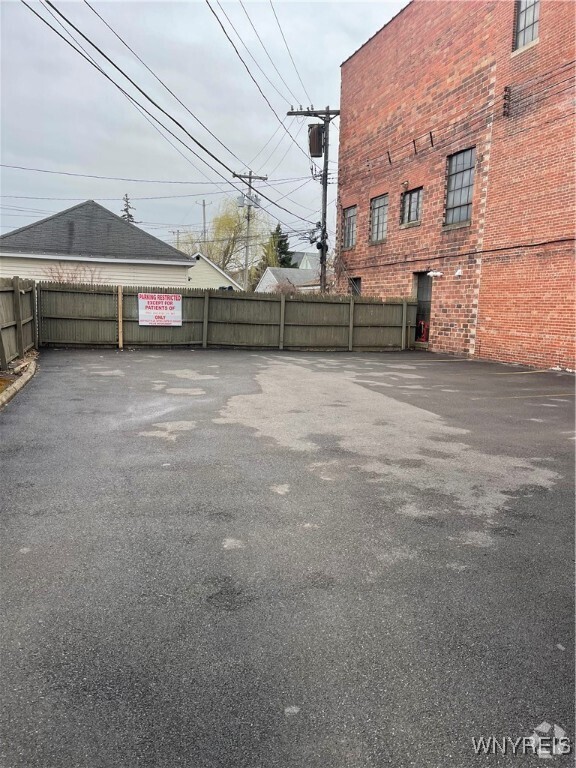 Building Photo - 1431 Hertel Ave Rental