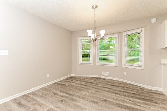 Photo - 709 Cloudland Ct