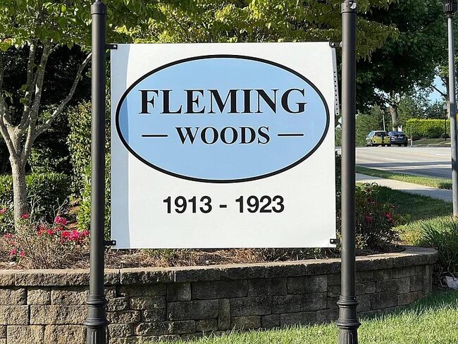 Photo - 1915 Fleming Rd