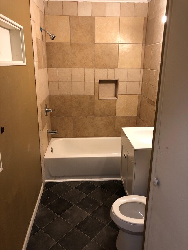 Photo - 2125 E Reading St