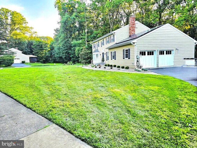 Photo - 19 Monterey Dr House