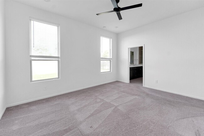 Photo - 1426 Northwood Blf Ln