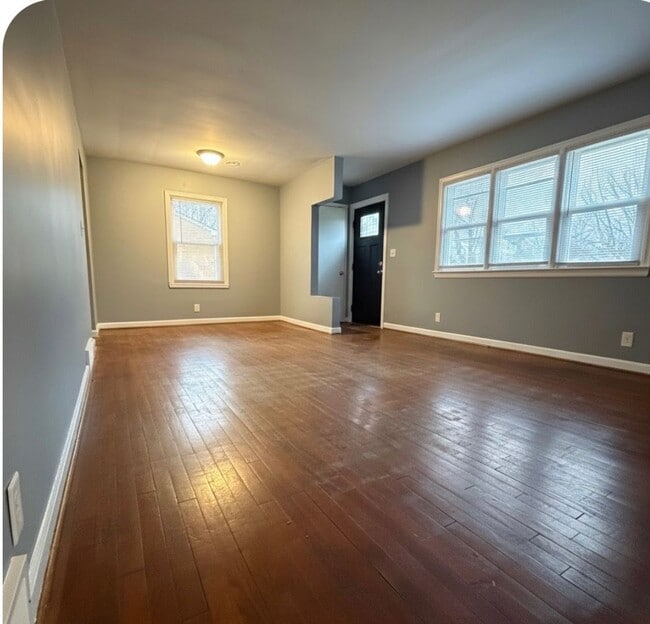 Photo - 553 Freeman Dr