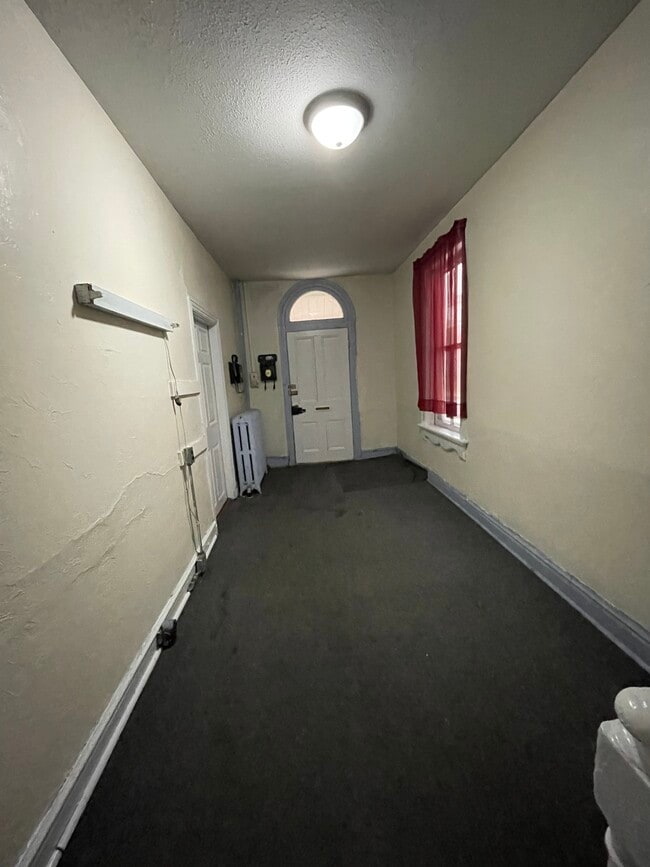 Photo - 226 Lincoln Way W