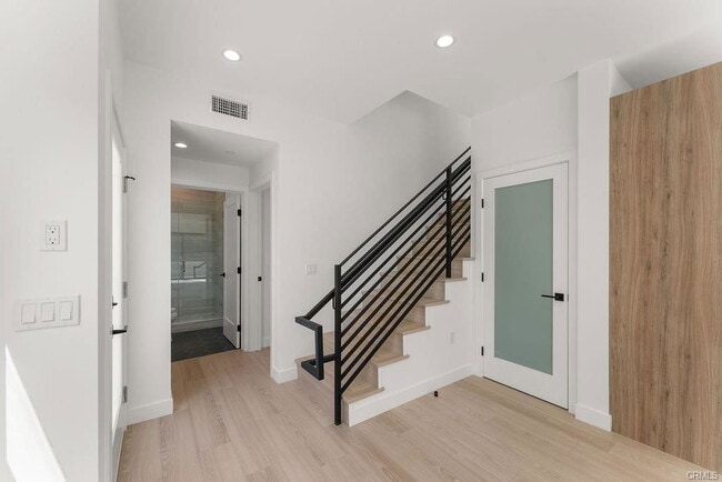 Photo - 2155 Glenada Ave